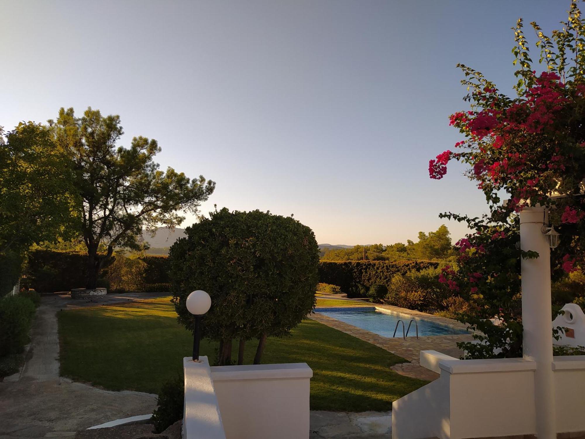 Paradisos Archangelos * Archangelos (Rhodes)