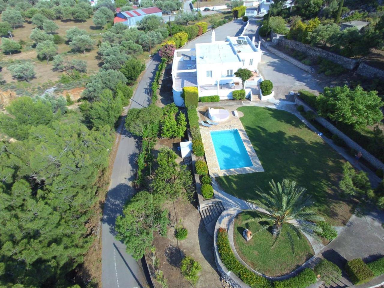 Paradisos Archangelos * Archangelos (Rhodes)